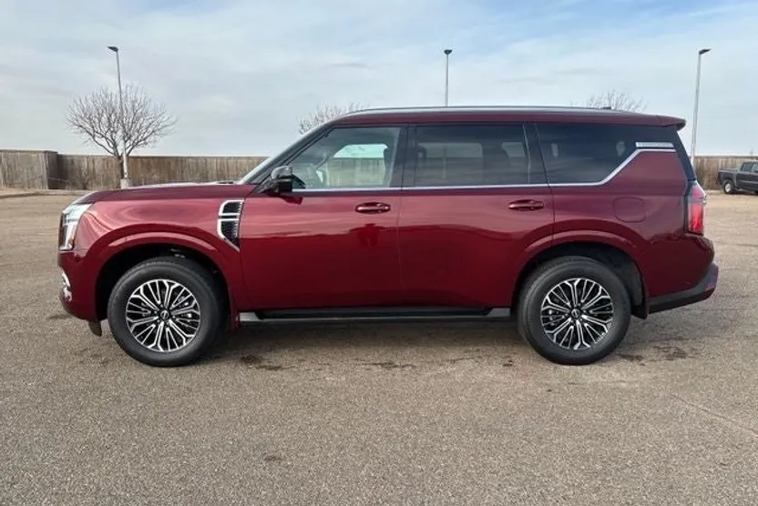 2025 Nissan Armada SL photo 1