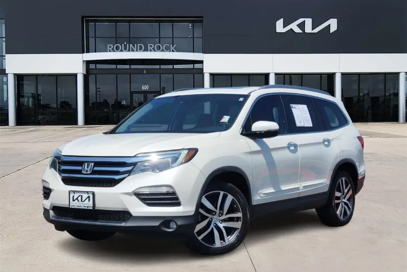 2017 Honda Pilot Elite photo 1