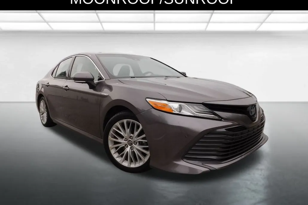 2018 Toyota Camry Hybrid XLE photo 1