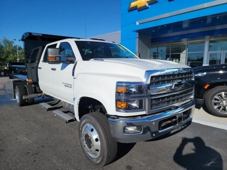 2024 Chevrolet Silverado 5500HD Work Truck photo 1