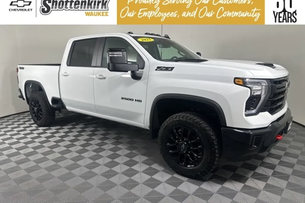 2025 Chevrolet Silverado 2500HD LT photo 1