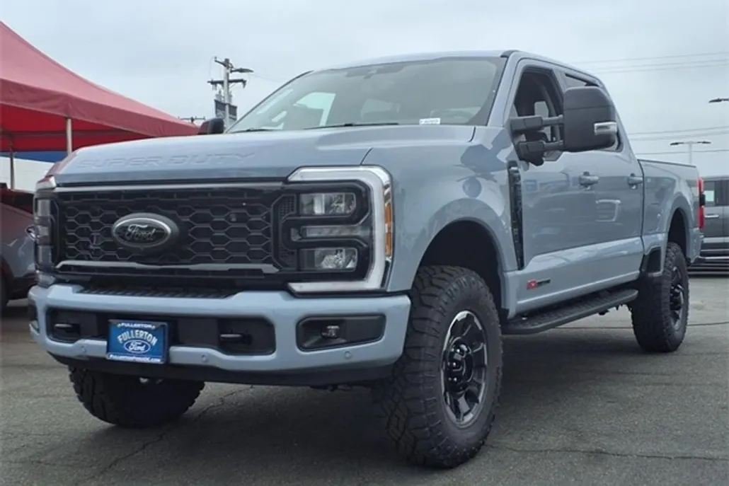 2025 Ford F-250 Lariat photo 1