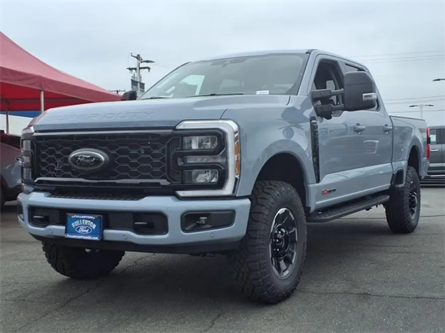2025 Ford F-250 Lariat photo 1
