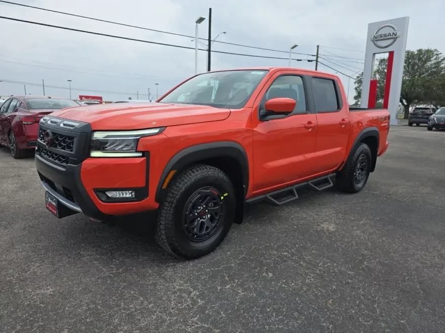 2025 Nissan Frontier Crew Cab PRO-X photo 1
