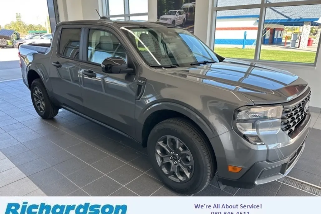 2025 Ford Maverick XLT photo 1
