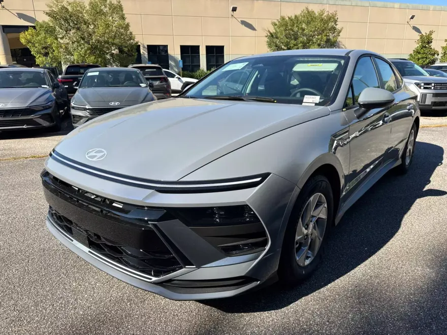 2026 Hyundai Sonata SE photo 1
