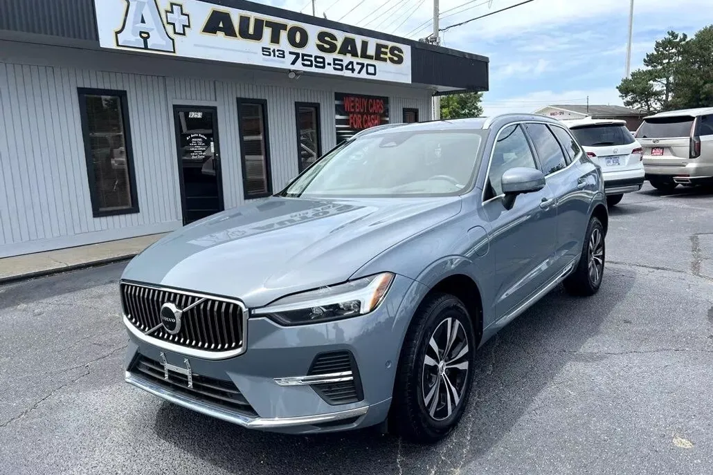 2022 Volvo XC60 Recharge Hybrid T8 Inscription Expression photo 1