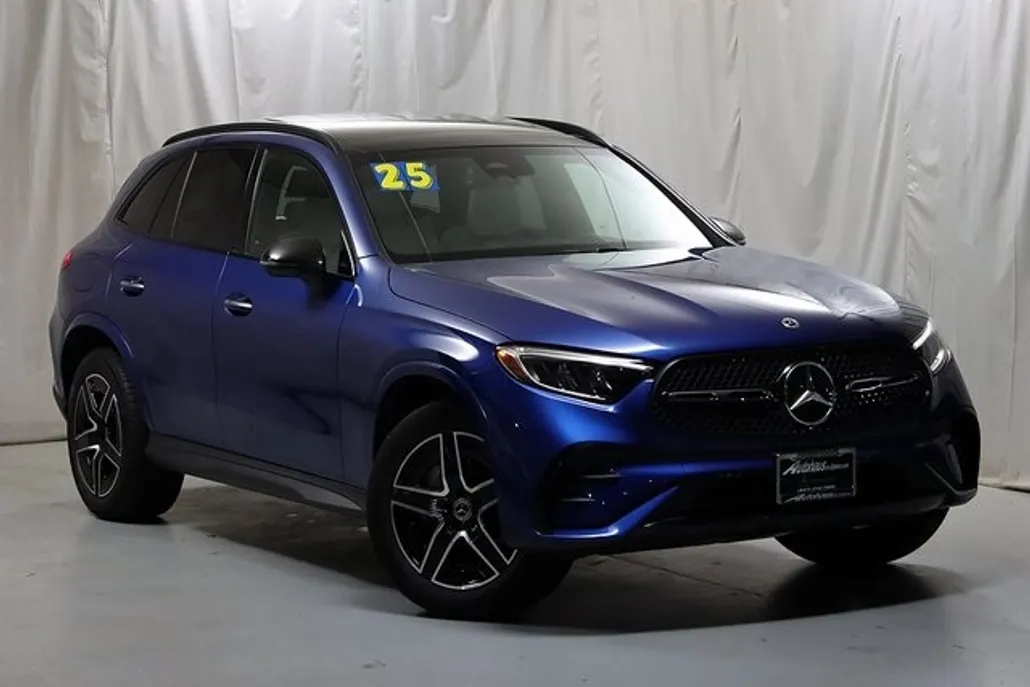 2025 Mercedes Benz GLC 300 4MATIC photo 1