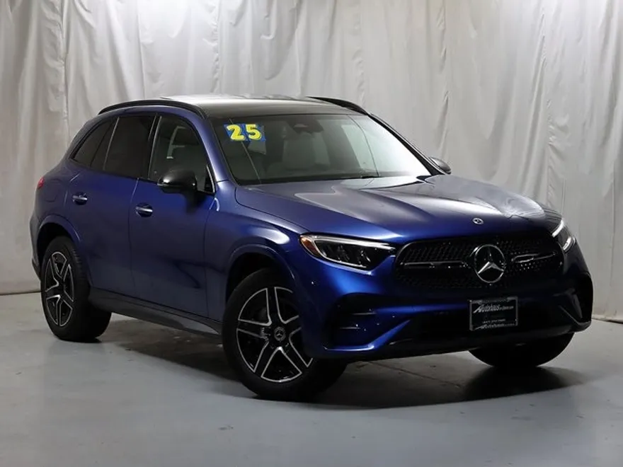 2025 Mercedes Benz GLC 300 4MATIC photo 1