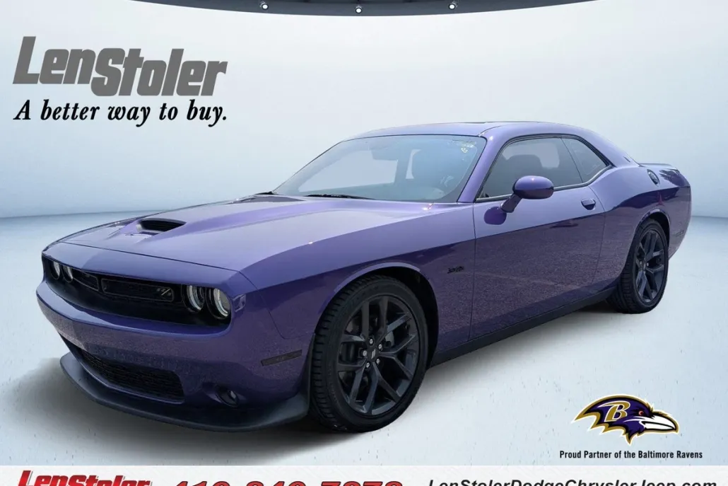 2023 Dodge Challenger R/T photo 1