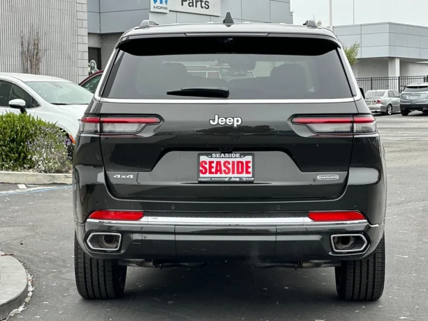 2024 Jeep Grand Cherokee Overland photo 4