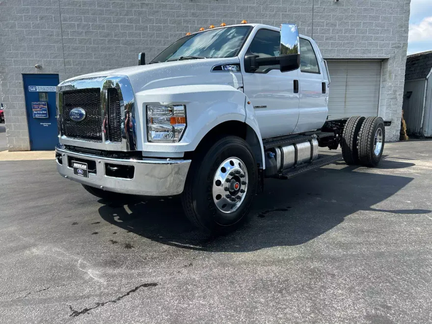 2026 Ford F-650 photo 1