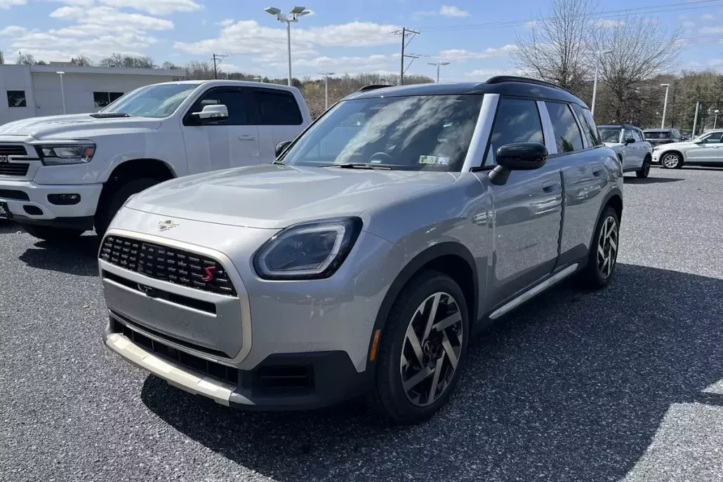 2025 Mini Cooper S ALL4 photo 1