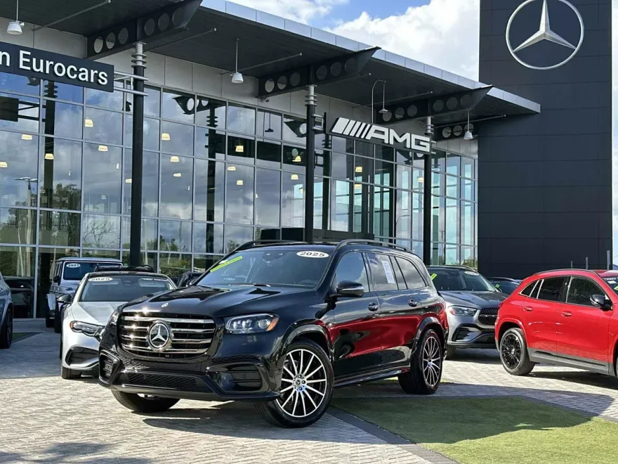 2025 Mercedes Benz GLS 450 4MATIC photo 1