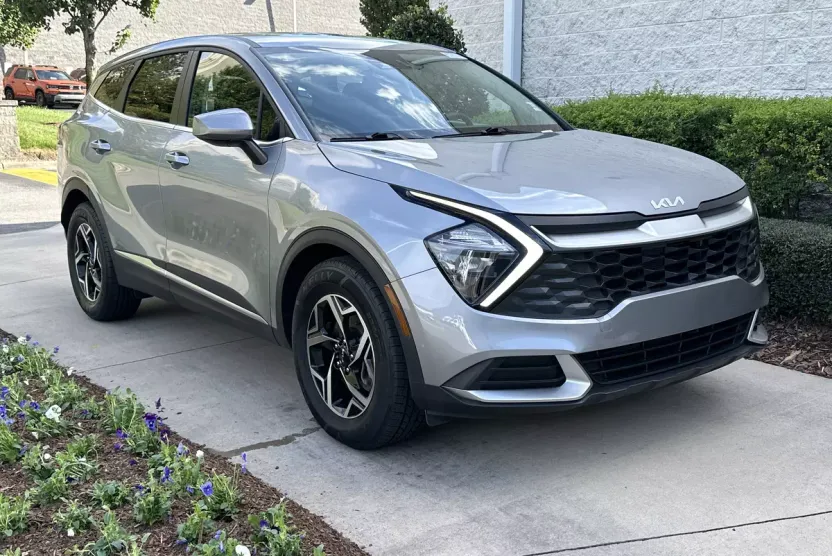 2023 Kia Sportage LX photo 1