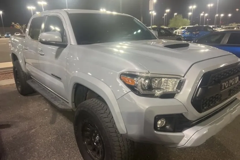2019 Toyota Tacoma TRD Sport V6 photo 1