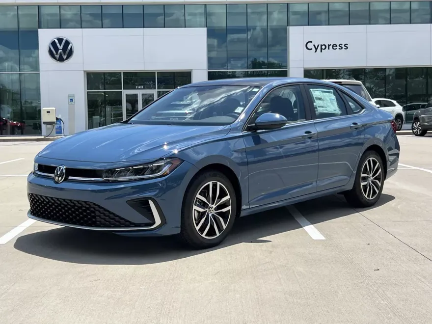 2025 Volkswagen Jetta SE photo 1