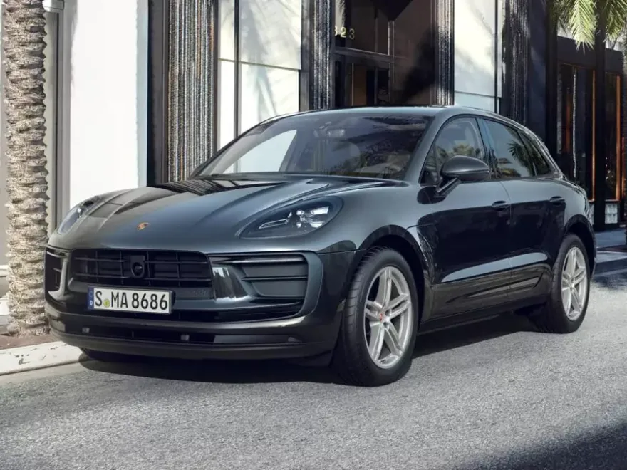 2025 Porsche Macan T photo 1