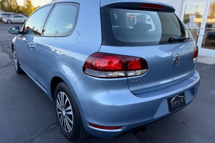 2010 Volkswagen Golf 2.5L photo 1