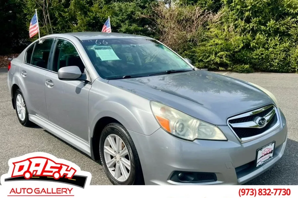 2010 Subaru Legacy 2.5i photo 1