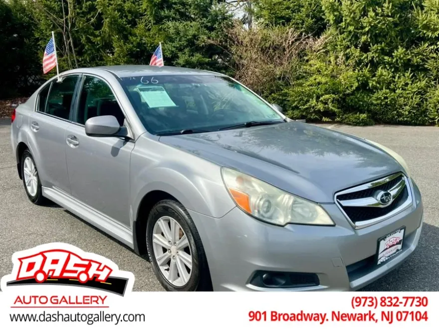 2010 Subaru Legacy 2.5i photo 1