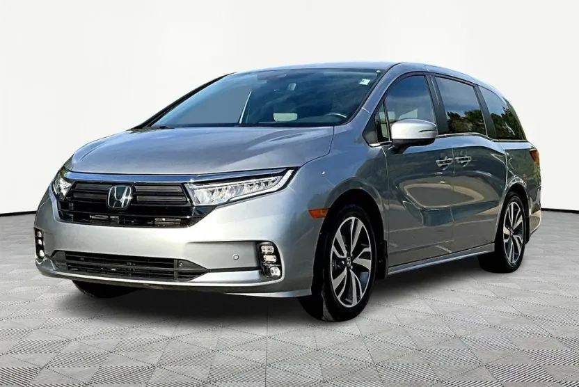 2023 Honda Odyssey Touring photo 1