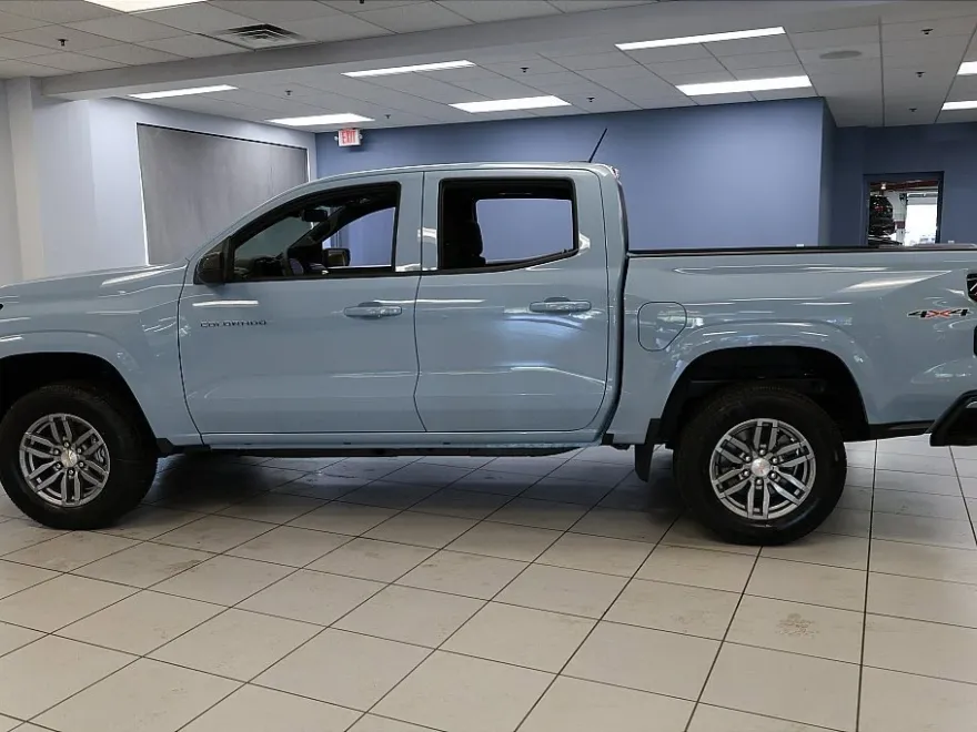 2026 Chevrolet Colorado LT photo 1