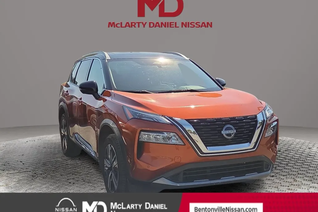 2023 Nissan Rogue SL photo 1