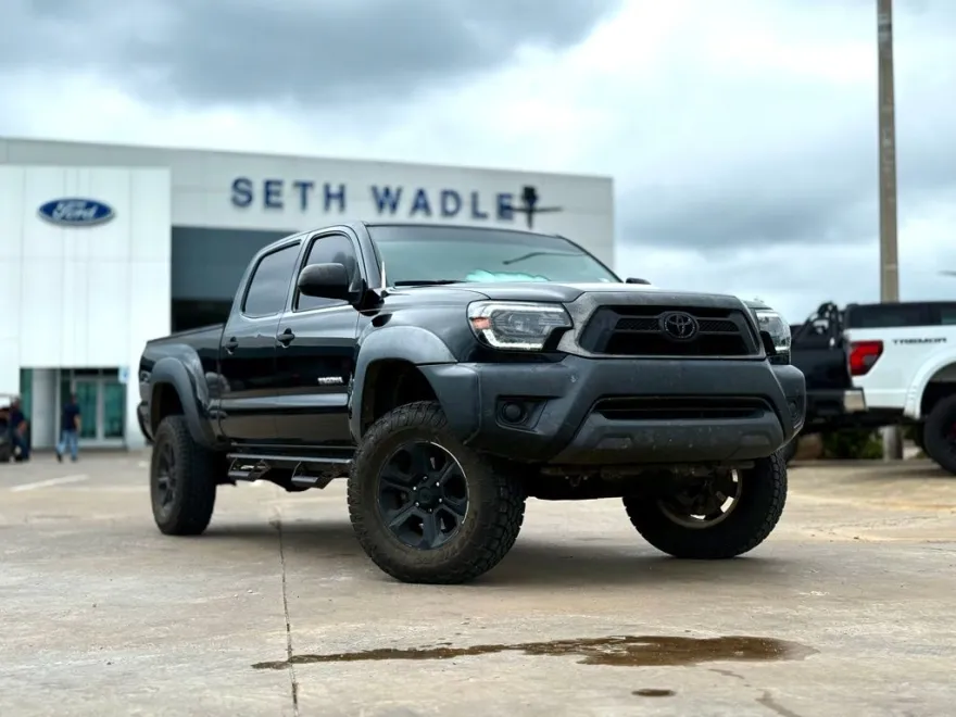 2013 Toyota Tacoma Base V6 4x4 photo 1