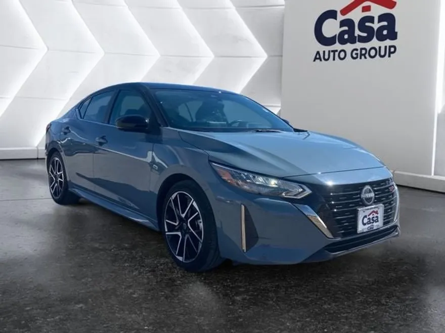 2025 Nissan Sentra SR photo 1