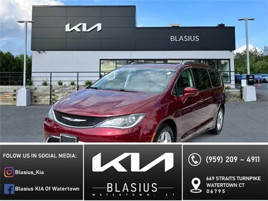2019 Chrysler Pacifica Touring Plus photo 1