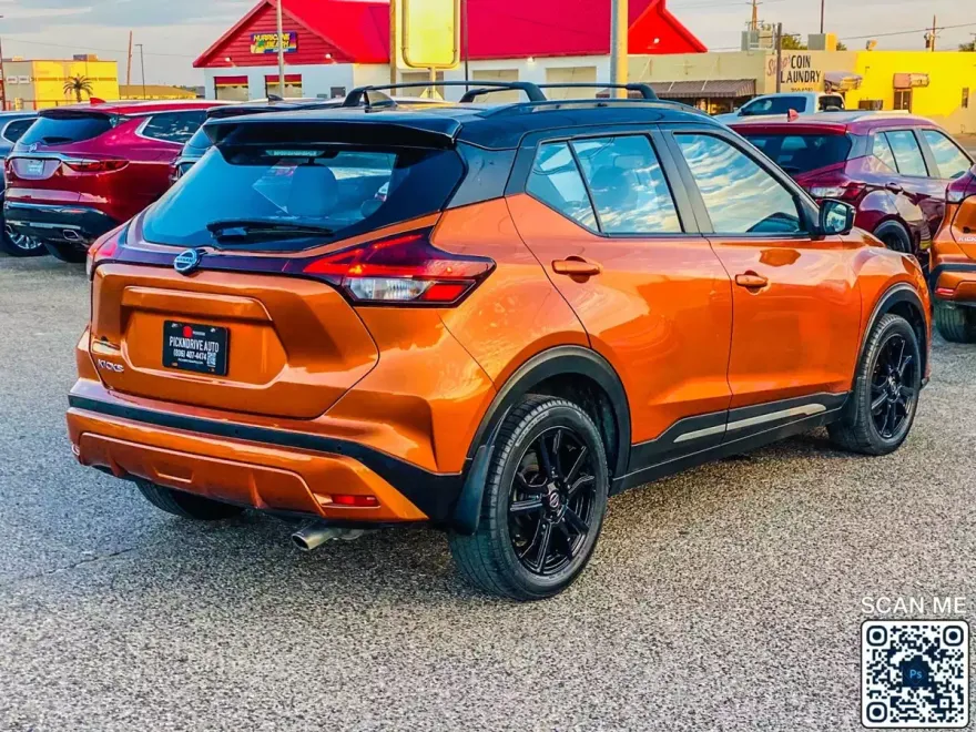 2021 Nissan Kicks SR photo 1