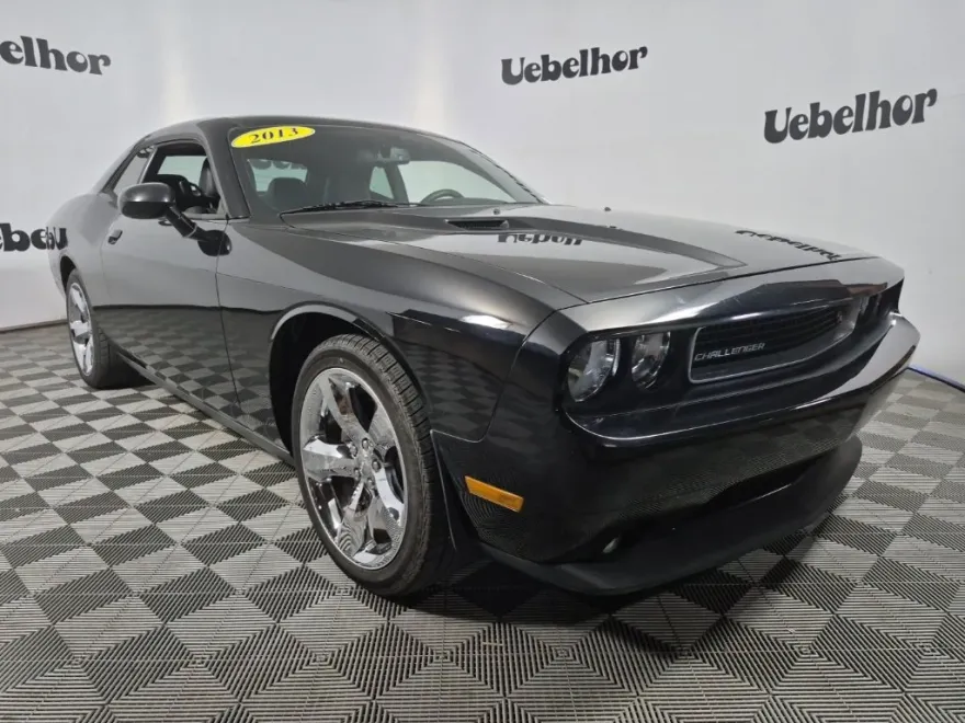 2013 Dodge Challenger R/T photo 1