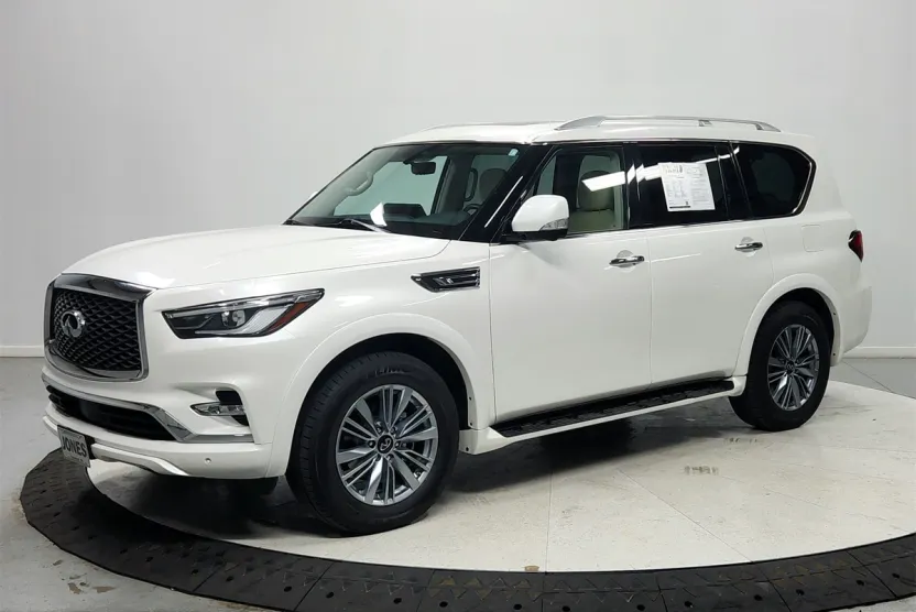 2023 Infiniti QX80 Luxe photo 1