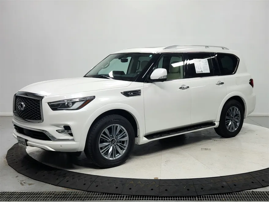 2023 Infiniti QX80 Luxe photo 1