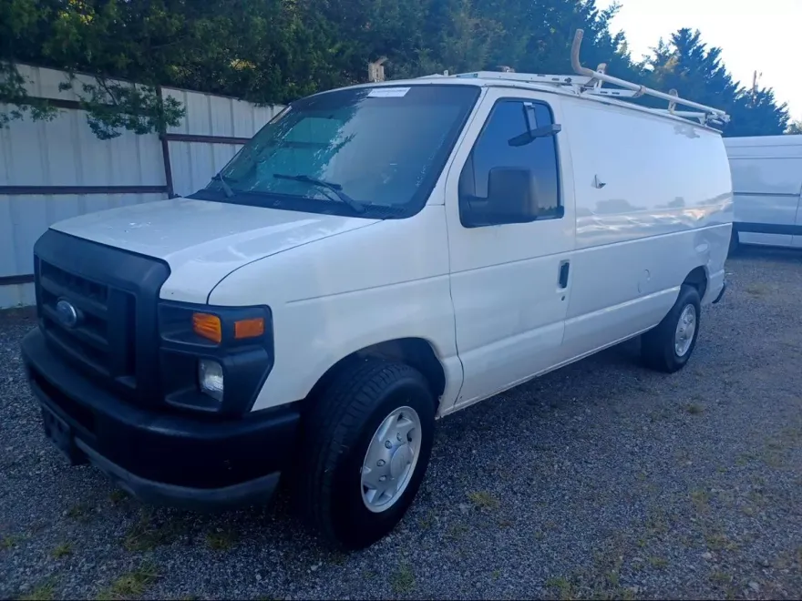 2008 Ford E-250 photo 1
