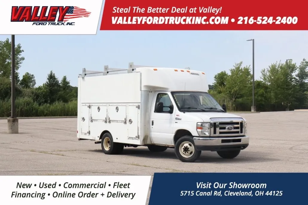 2015 Ford E-350 Base photo 1