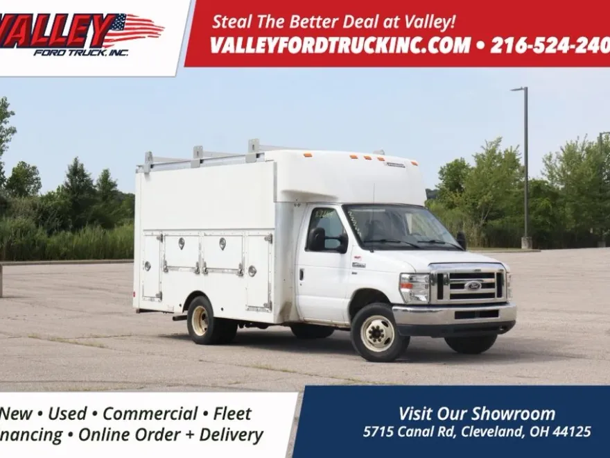 2015 Ford E-350 Base photo 1