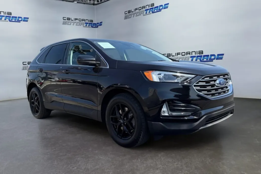 2022 Ford Edge SEL photo 1