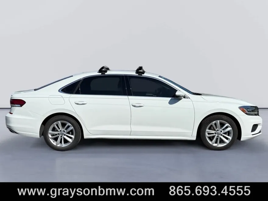 2020 Volkswagen Passat 2.0T SE photo 1