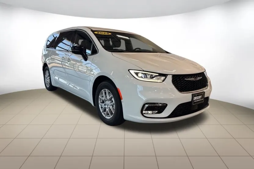 2026 Chrysler Pacifica photo 1