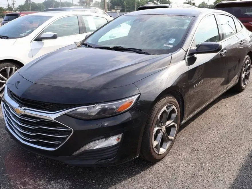 2023 Chevrolet Malibu 1LT photo 1