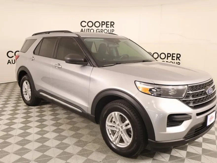 2022 Ford Explorer XLT photo 1
