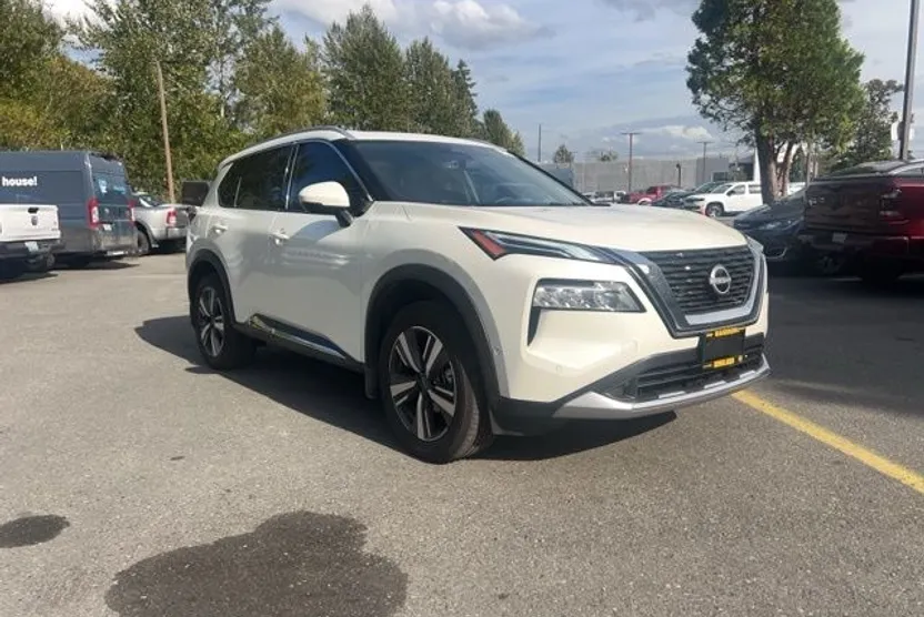 2023 Nissan Rogue Platinum photo 1