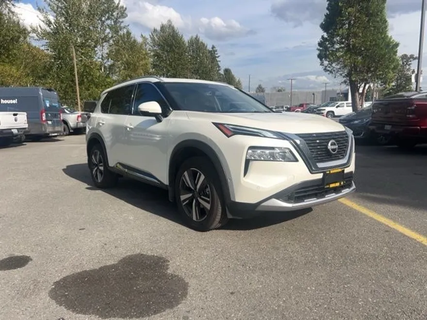 2023 Nissan Rogue Platinum photo 1