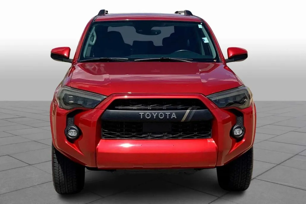 2021 Toyota 4Runner SR5 photo 1