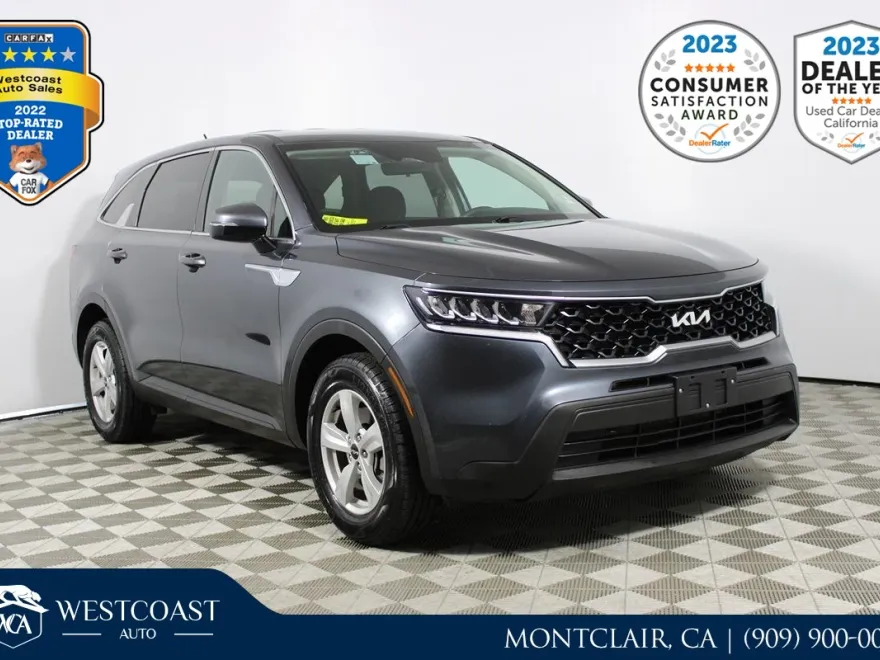 2022 Kia Sorento LX photo 1