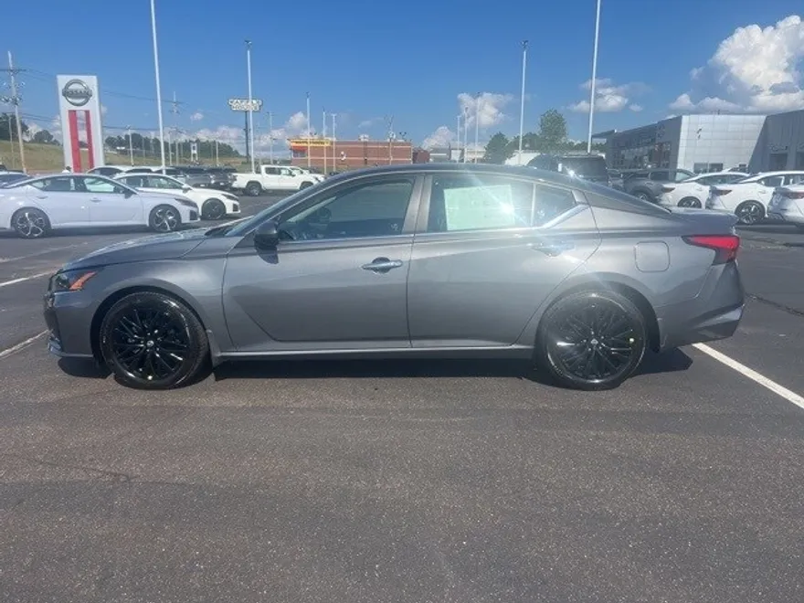 2025 Nissan Altima SV photo 1