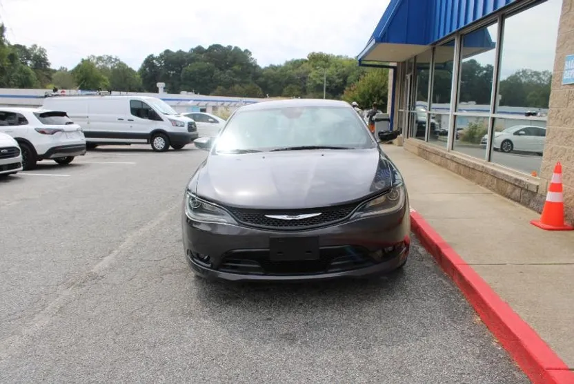 2016 Chrysler 200 S photo 1