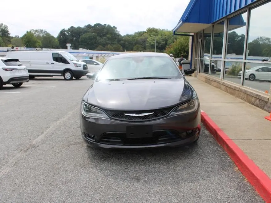 2016 Chrysler 200 S photo 1